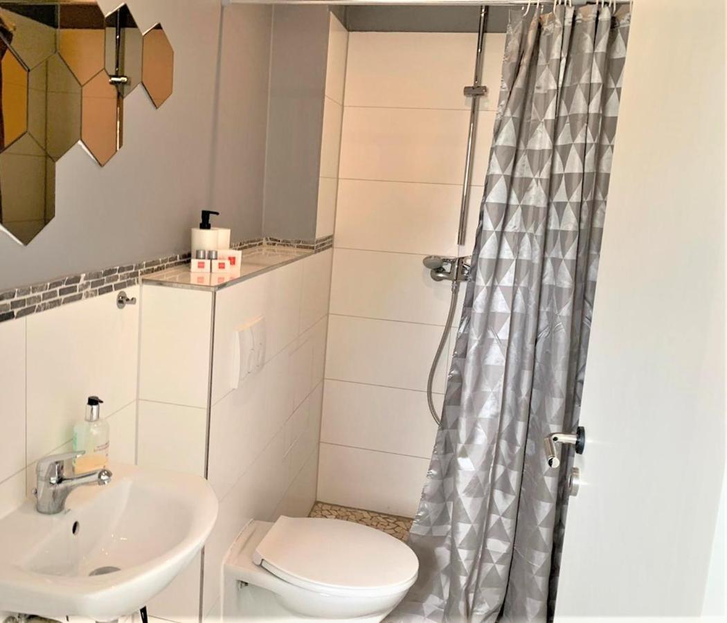Apartment voll möbeliert mit Balkon Bremen Buitenkant foto